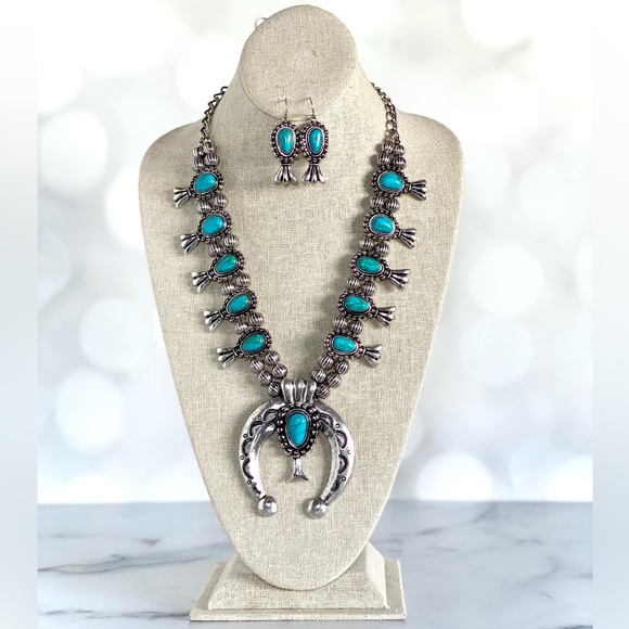 Western Boho Necklace and Earrings Set - Picture 5 of 7